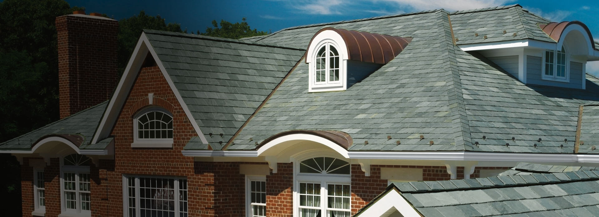 certified roof constructors in Valley Glen